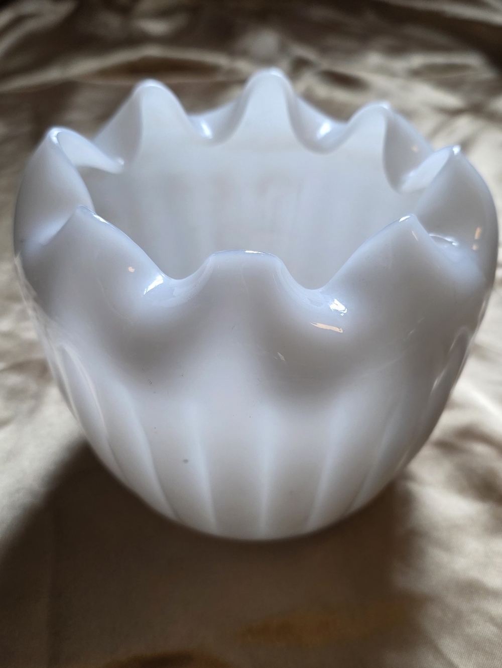 Decorative Vintage Fenton White Ruffled Milk Glass Bowl